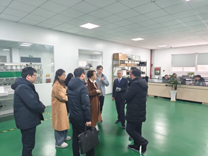 240302 河南电力局领导参观生产车间乐鱼leyu(中国)稿图1